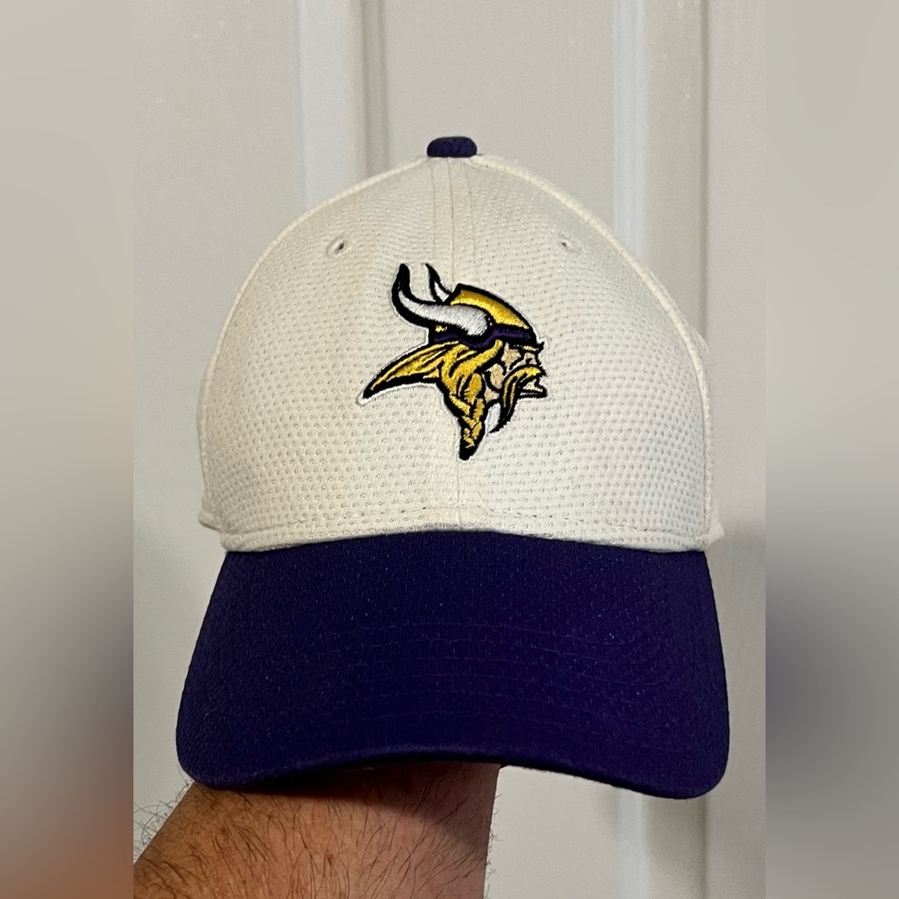 Minnesota Vikings NFL Football- New Era 39 White Purple Flex Fit Hat-Child Youth
